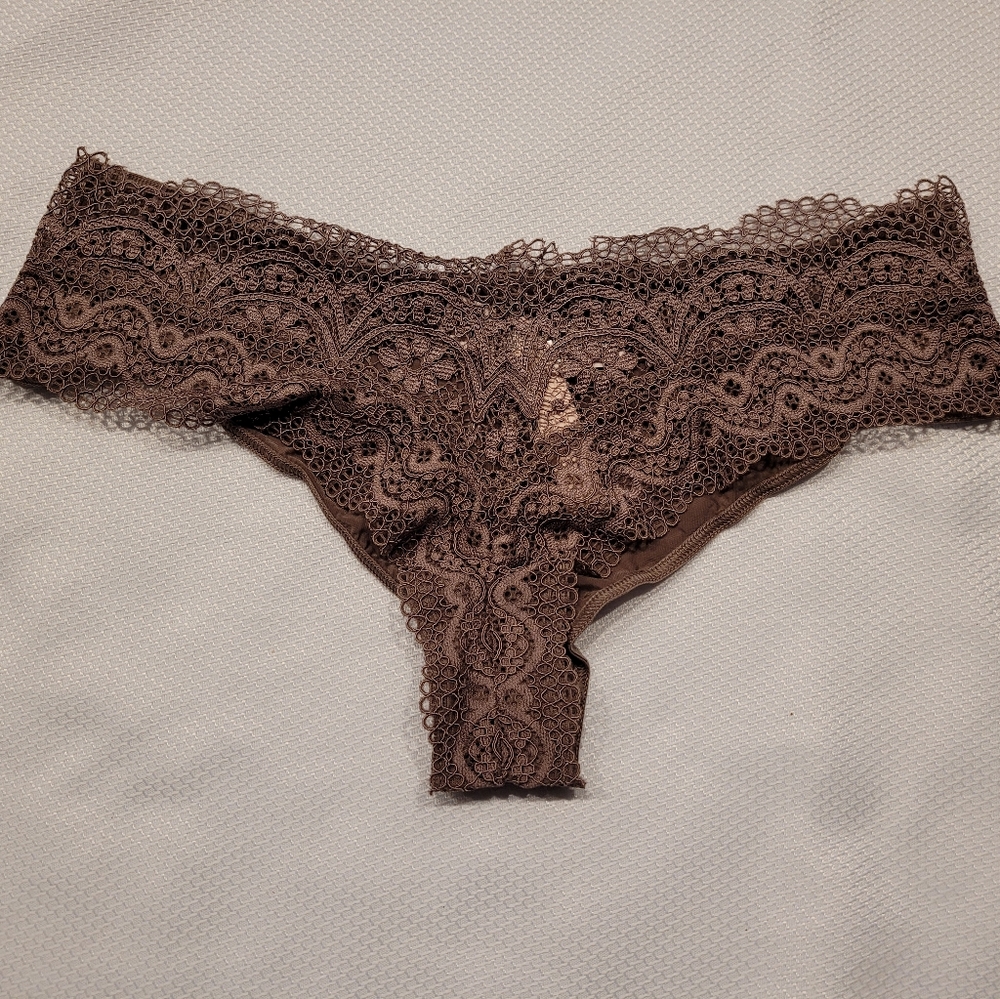 NWT Victoria's Secret Cheekini